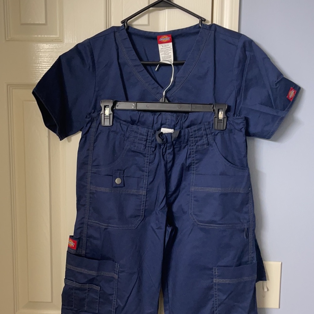Dickies small scrub top and small pants (set). New